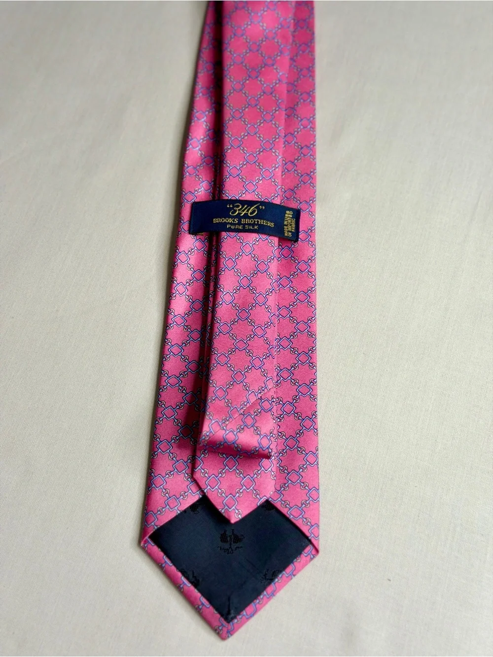 Brooks Brothers Pink Silk Tie with Blue Geometric Chain Pattern